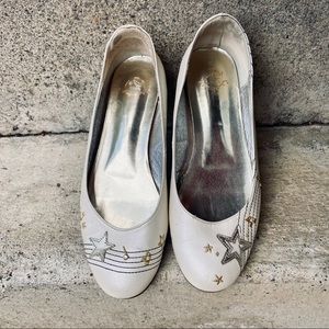 White Music and Stars Flats
